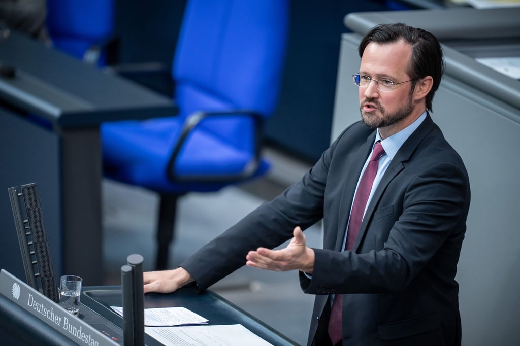 SPD-Fraktionsgeschäftsführer Dirk Wiese zweifelt am Söder-Vorschlag zum Bürgergeld für Ukrainer. (Archivbild)