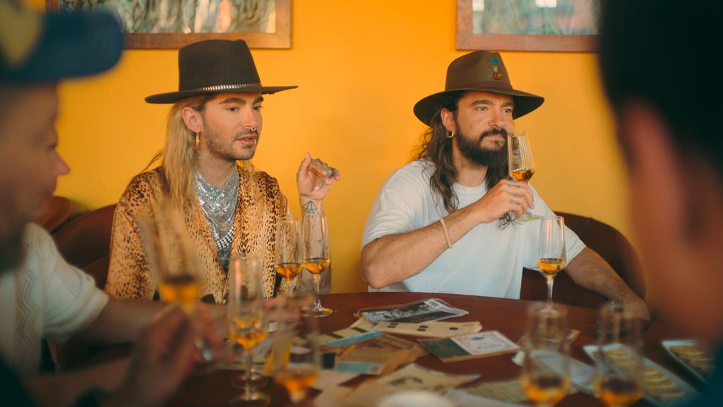 Bill und Tom Kaulitz sind mit ihrem Podcast „Kaulitz Hills - Senf aus Hollywood“ sehr erfolgreich. Dort wird immer ein Cocktail getrunken. Diese gibt es jetzt auch in Magdeburg. 