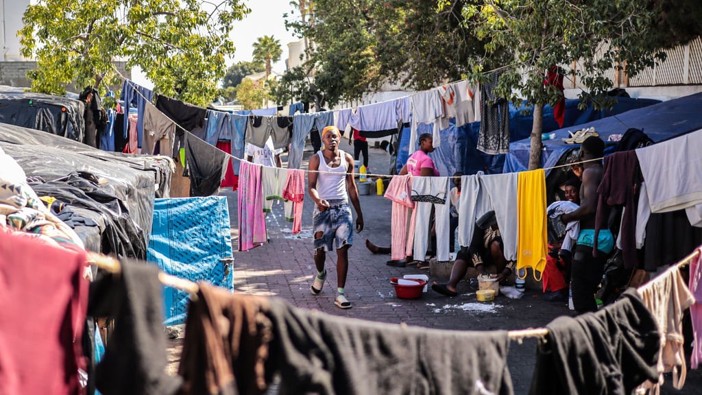 Mehrere Lager, in dem Migranten unterkommen, wurden von Sicherheitskräften aufgelöst. (Archivbild)