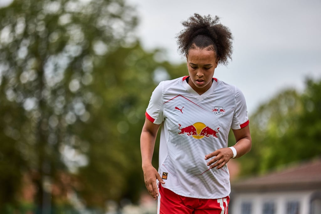 Lisa Baum spielt für RB.