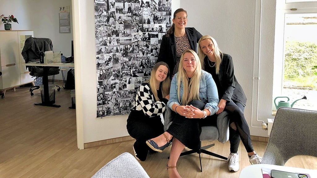 Sind auch künftig in Mansfeld vor Ort: Auszubildende Amy Simon, Geschäftsführerin Susann Thurm, Disponentin Lydia Simon (von links) und Marketingverantwortliche Denise Peter-Kumant (hinten).