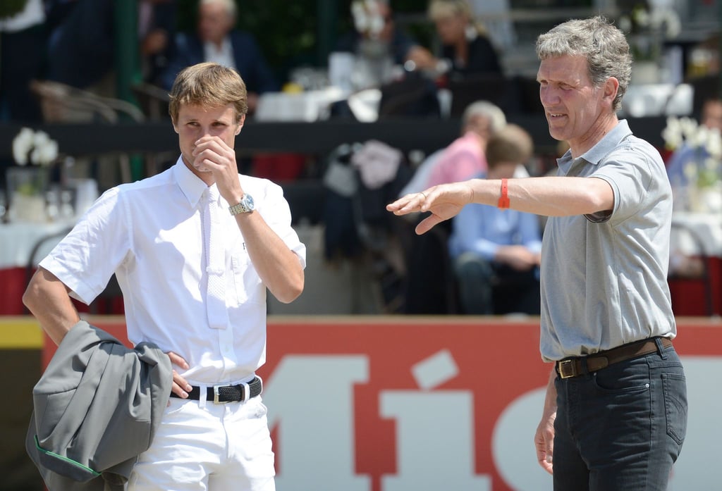 Christian Kukuk verlässt den Stall von Ludger Beerbaum