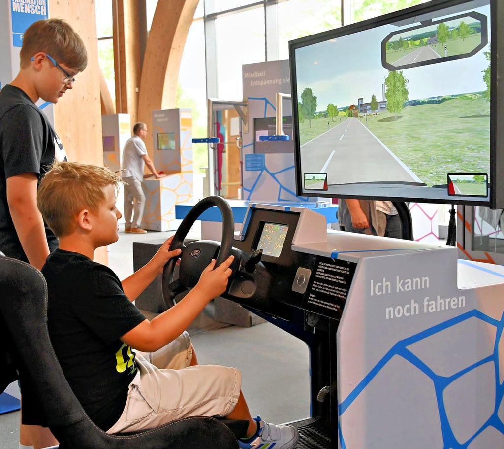 Die Sonderausstellung „Faszination Mensch“ bietet interaktive Stationen im Jahrtausendturm. 