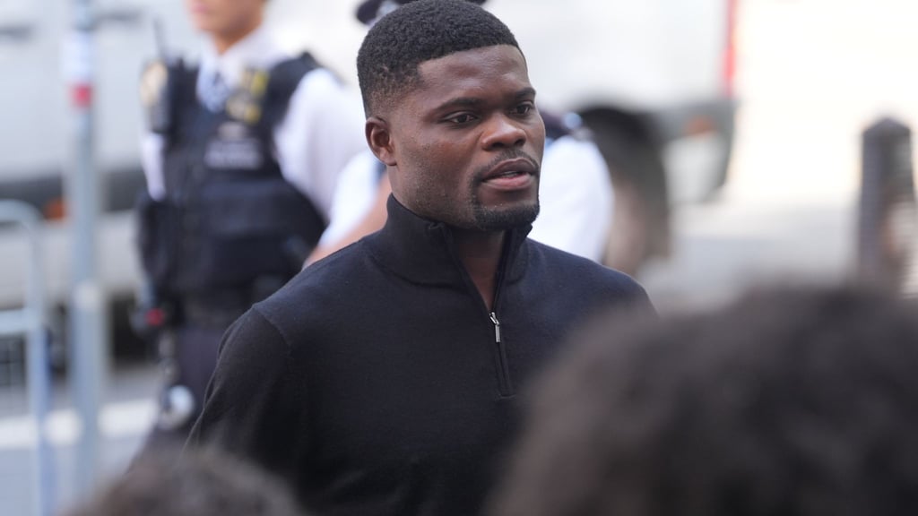 Thomas Partey wird vor Gericht der Vergewaltigung in fünf Fällen beschuldigt.