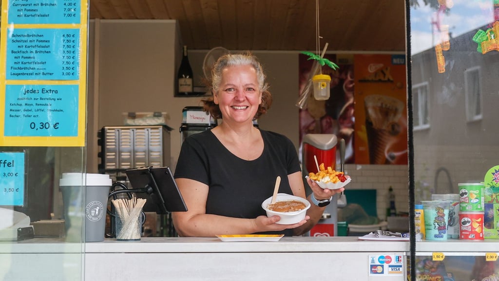 Daniela Wedhorn betreibt mit Leib und Seele den Freibad-Kiosk in Lützen.
