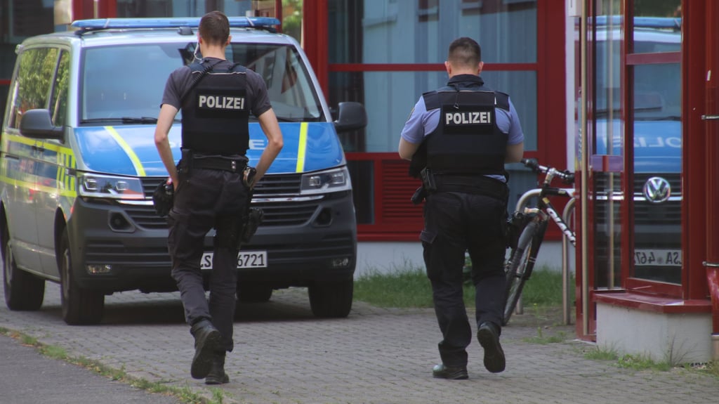 Bereits am 10. Juli verloren Beamte der Polizei Halle (Saale) eine Patrone bei einem Einsatz in Halle-Neustadt.  