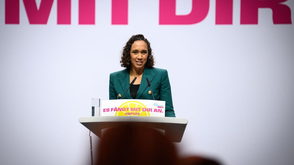 FDP-Generalsekretärin Nicole Büttner will beim Erarbeiten eines neuen Grundsatzprogrammes für die Liberalen auch KI nutzen. (Archivbild)