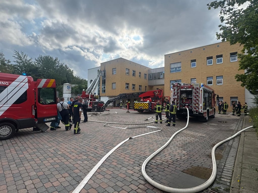 Feuerwehreinsatz am Dienstagnachmittag am Krankenhaus in Hettstedt