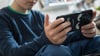 Bei Kindern zwischen 10 und 12 Jahren setzen Eltern bei Social Media vor allem auf Mitnutzung.