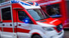 Die Polizei ermittelt nach einem Crash mit einem Rettungswagen an einer Kreuzung in Jena. (Symbolbild)