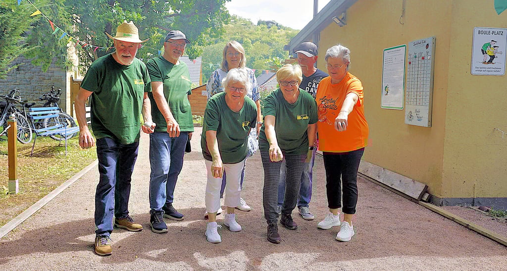Boule spielen steht auf dem Platz neben dem alten Feuerwehrhaus in Rollsdorf im Mittelpunkt der Vereinsaktivitäten.