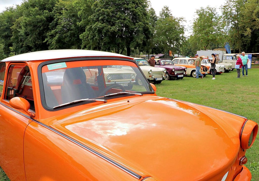 Die DDR-Kunststoffboliden standen im Zentrum des Treffens der Trabant-Familie in Mügeln an diesem Wochenende.