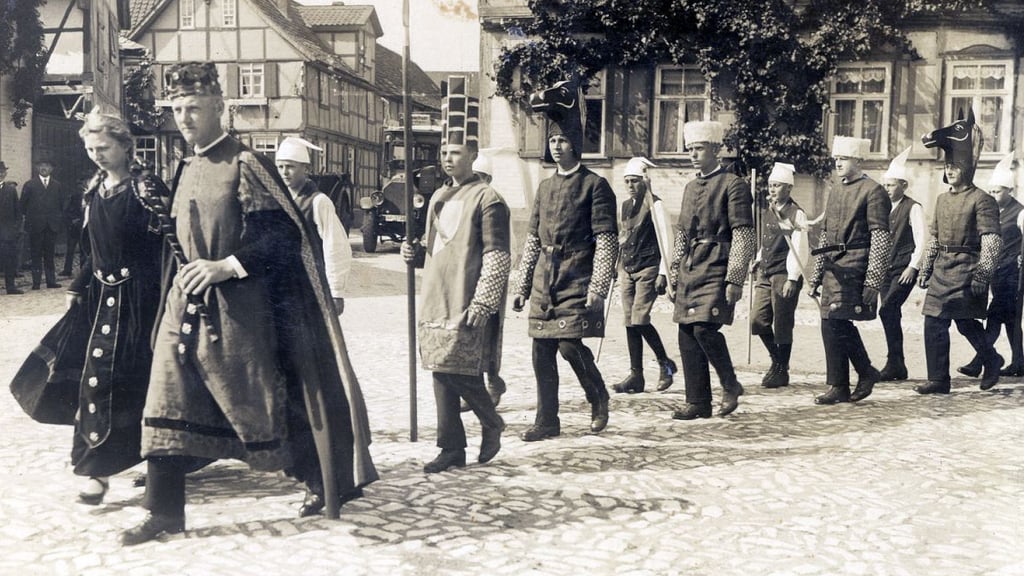 Das Schachspiel mit lebenden Figuren hat eine lange Tradition Ströbeck.