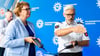 Innenministerin Behrens mit einem Auslesegerät: Es dient dazu, die Blackbox moderner Autos auszulesen.
