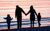 Im Altmarkkreis Salzwedel werden ständig Pflegefamilien gesucht.