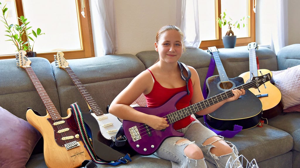 Musik bestimmt das Leben von Finja Sophia Bengsch aus Eisleben. Die Bassgitarre ist seit kurzem ihre erste Wahl.