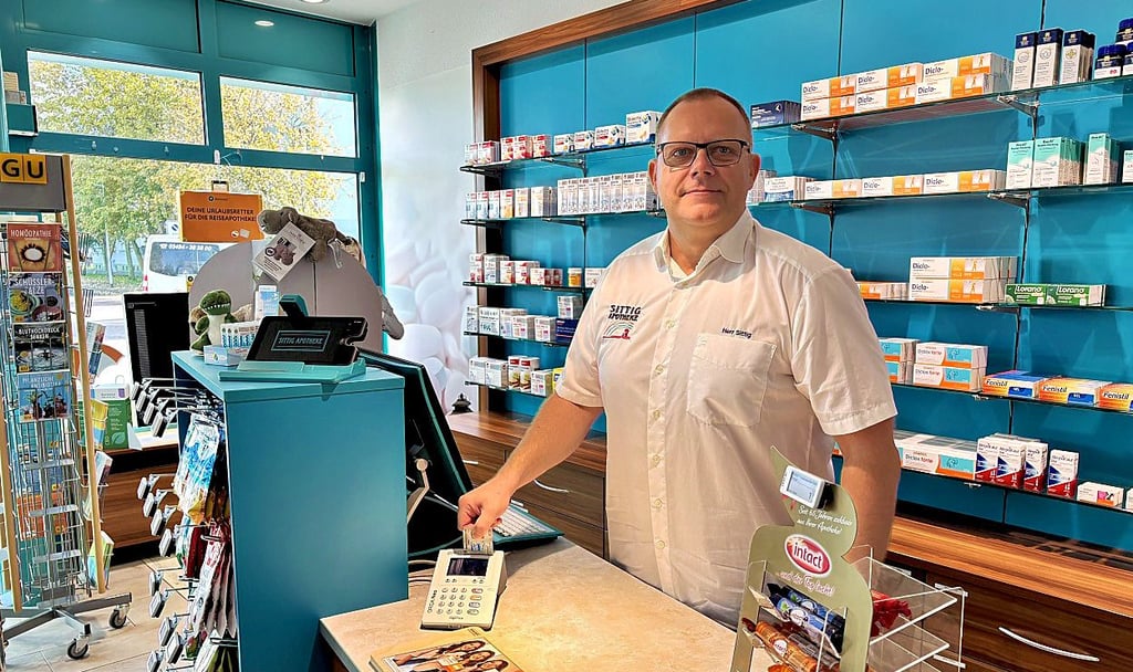 Jan Sittig in seiner Sandersdorfer Apotheke