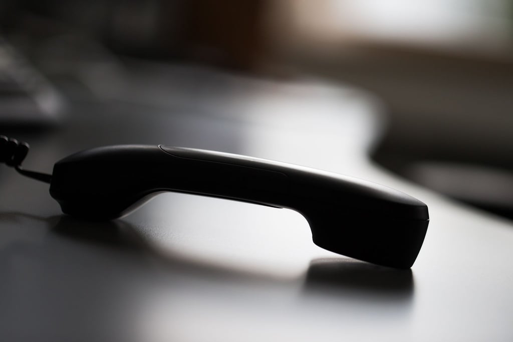 Wieder Trickbetrüger am Telefon: Sie geben sich als Polizisten aus und bringen oft ältere Menschen um ihr Erspartes. (Symbolbild)