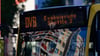Mit Shuttlebussen wurden Menschen in der Dresdner Innenstadt evakuiert.