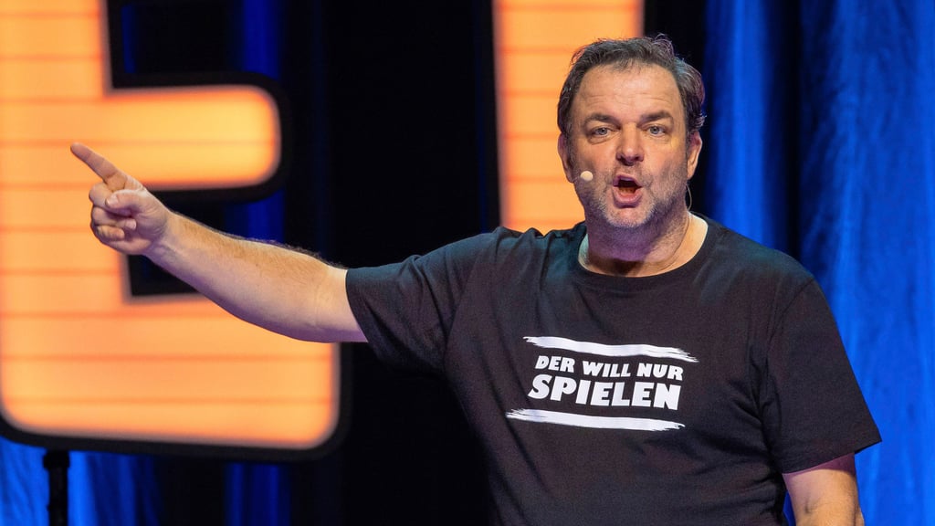 Hundeprofi Martin Rütter nimmt einen Reality-Star aus "Prominent getrennt" aufs Korn.