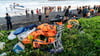 Vor der indonesischen Insel Bali ist ein Touristenboot gekentert.