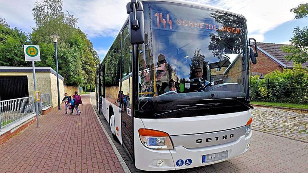 An Schultagen wird ab Winningen ein zusätzlicher Bus der Linie 144 eingesetzt.