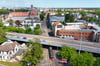 Die Ringbrücke über die Halberstädter Straße in Magdeburg wird ab 7. August gesperrt. Auch darunter darf sich niemand mehr aufhalten.