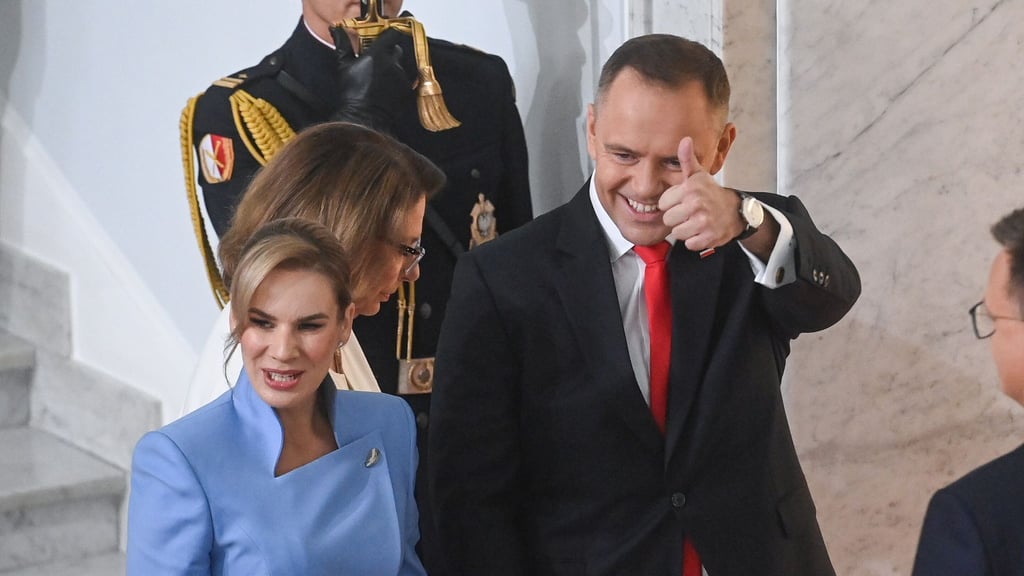 Polens neuer Präsident Karol Nawrocki hat den Amtseid abgelegt.