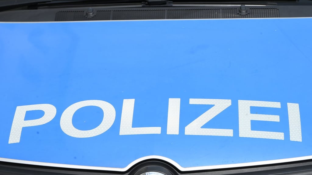 Eine Anzeige nach einem Raubüberfall hat die Polizei auf eine illegale Drogenplantage geführt. (Symbolfoto)