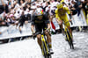 Wout van Aert (v.) ließ auf der Schlussetappe der Tour de France Tadej Pogacar stehen.