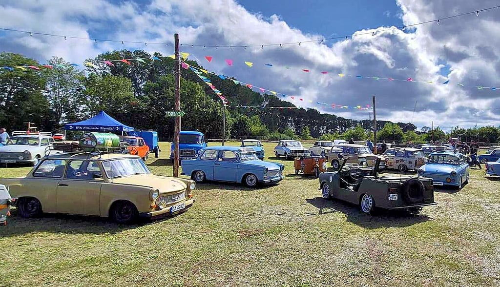 Ostblocken in Mieste: Erstmals fand das Oldtimertreffen auf dem weiträumigen Gelände des ehemaligen Freibades statt.