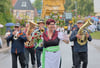 Wie in Hüttenrode 2025 - hier der Festumzug mit Kapelle und Grasedanz-Hauptmann Katrin Kunzelmann -, soll das Harzfest 2026 auch in Hasselfelde ein voller Erfolg werden.