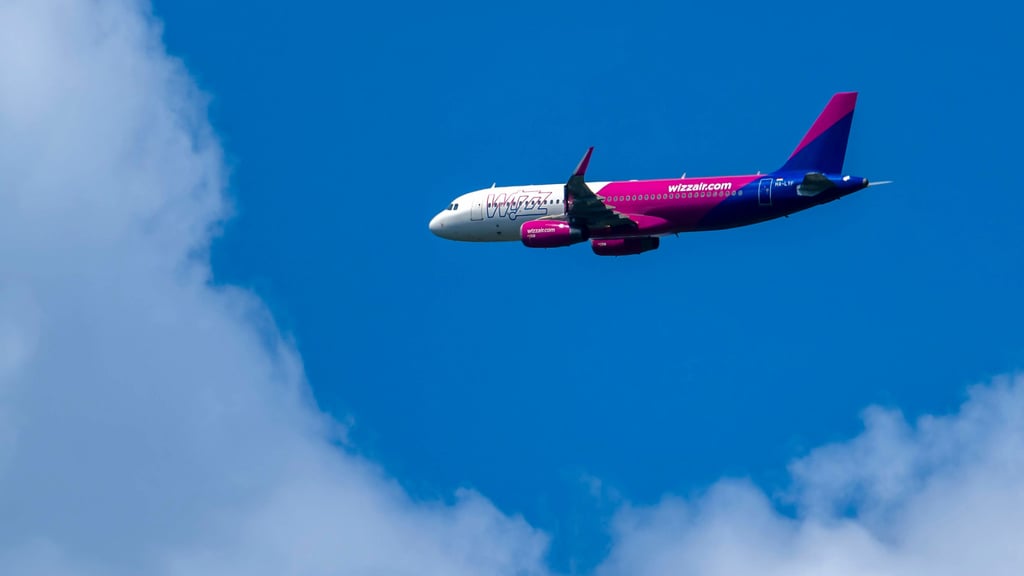 Die Billigfluglinie Wizz Air bietet ab April 2026 wieder Flüge von Leipzig nach Bukarest an.