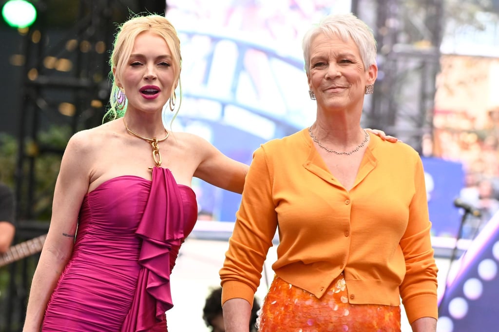 Lindsay Lohan (l.) und Jamie Lee Curtis posieren für Fotos bei der Vorstellung ihres gemeinsamen Films „Freakier Friday“, der jetzt in die deutschen Kinos kommt. (Archivfoto)