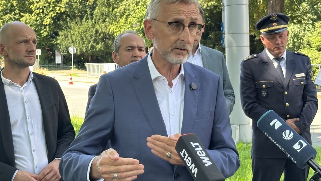 Sachsens Innenminister Armin Schuster (CDU) will den Fahndungsdruck an den Grenzen weiter erhöhen (Archivbild).