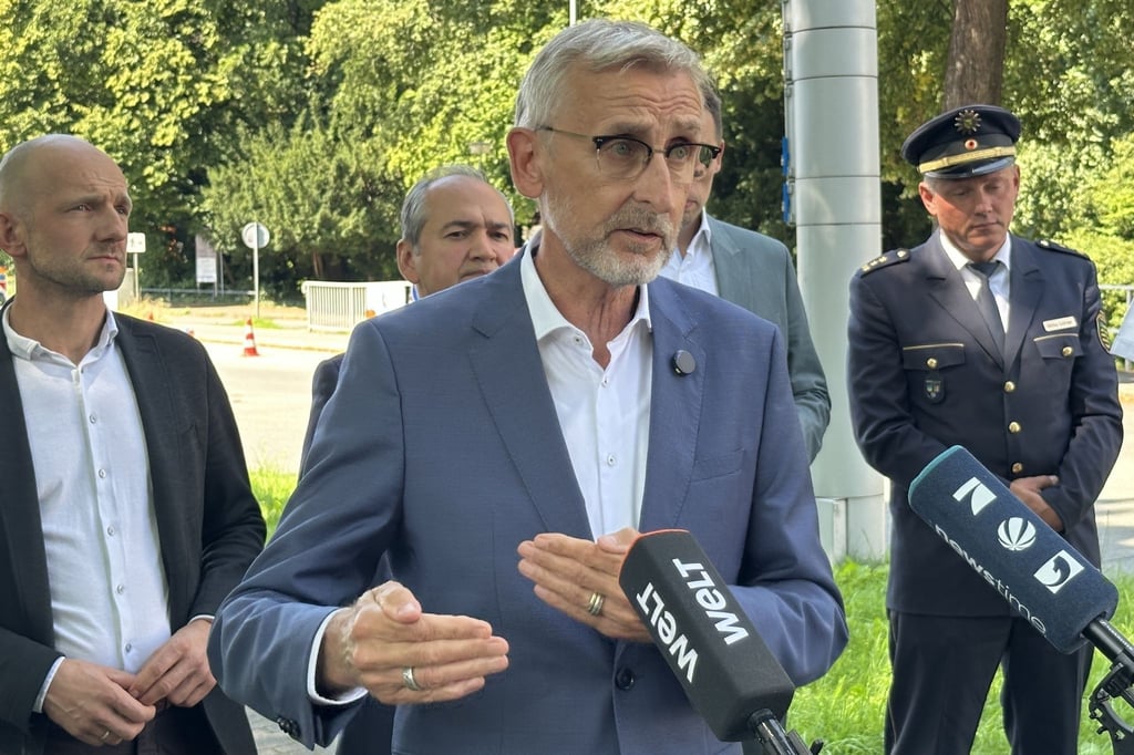 Sachsens Innenminister Armin Schuster (CDU) will den Fahndungsdruck an den Grenzen weiter erhöhen (Archivbild).