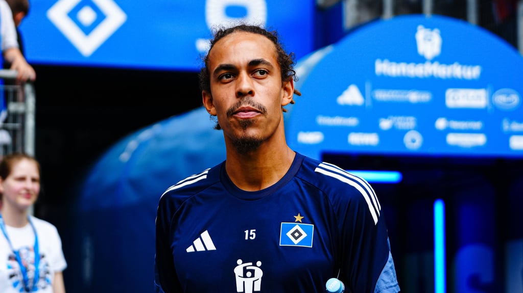 Yussuf Poulsen vor dem HSV-Testspiel gegen Lyon.