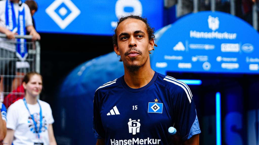 Yussuf Poulsen vor dem HSV-Testspiel gegen Lyon.