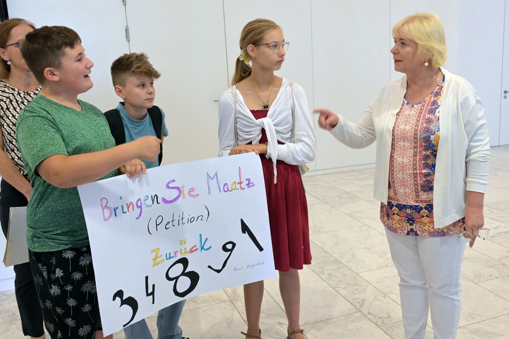 Zwei Schüler und eine Schülerin aus Lychen wollen erreichen, dass die abgeschobene jesidische Familie zurück nach Deutschland kommt.