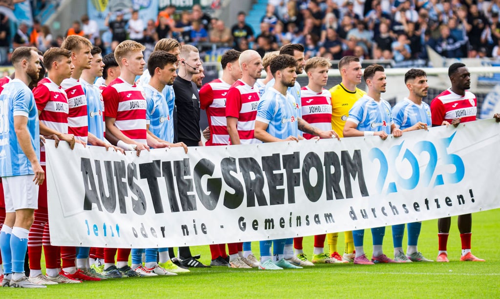 Auch an den ersten Spieltagen der Regionalliga wurde für die Forderung einer gerechten Aufstiegsregelung geworben.