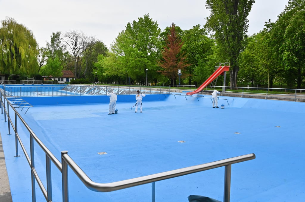 Im Frühjahr 2025 haben die Becken im Magdeburger Carl-Miller-Bad einen neuen blauen Anstrich bekommen.