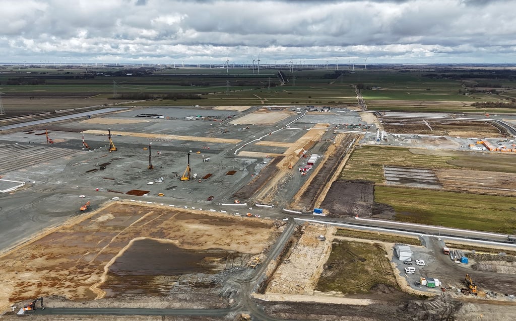 Blick auf die Baustelle bei Heide, wo die hiesige Northvolt-Fabrik entstehen soll. (Archivbild)