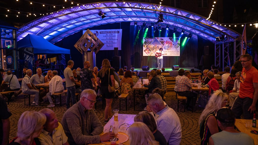 Die Sommerlounge war zum Bitterfelder Stadtfest 2024 immer gut besucht. Nun gibt es ein zweitägiges Comeback.