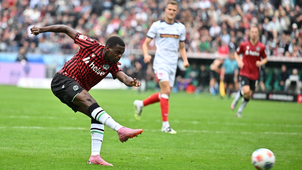 Noel Aseko drängt bei Hannover 96 in die Startelf.