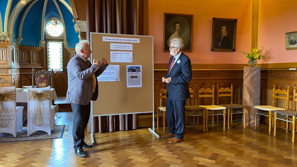 Heinrich-Dieter Funke und Armin Willingmann (von links).