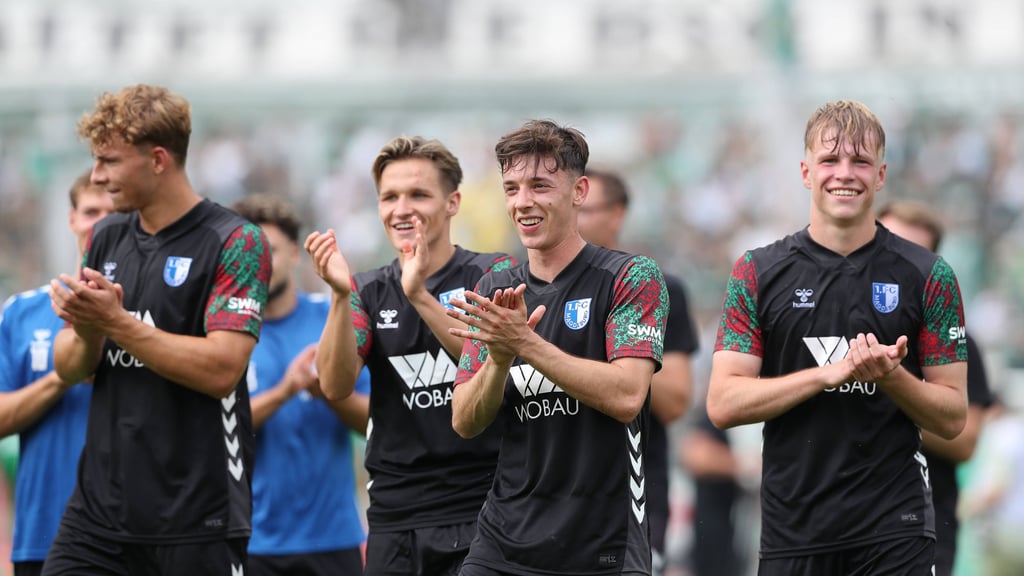 Wollen in den nächsten Wochen häufig nach Partien so gut drauf sein: Die U-23-Spieler des 1. FC Magdeburg.