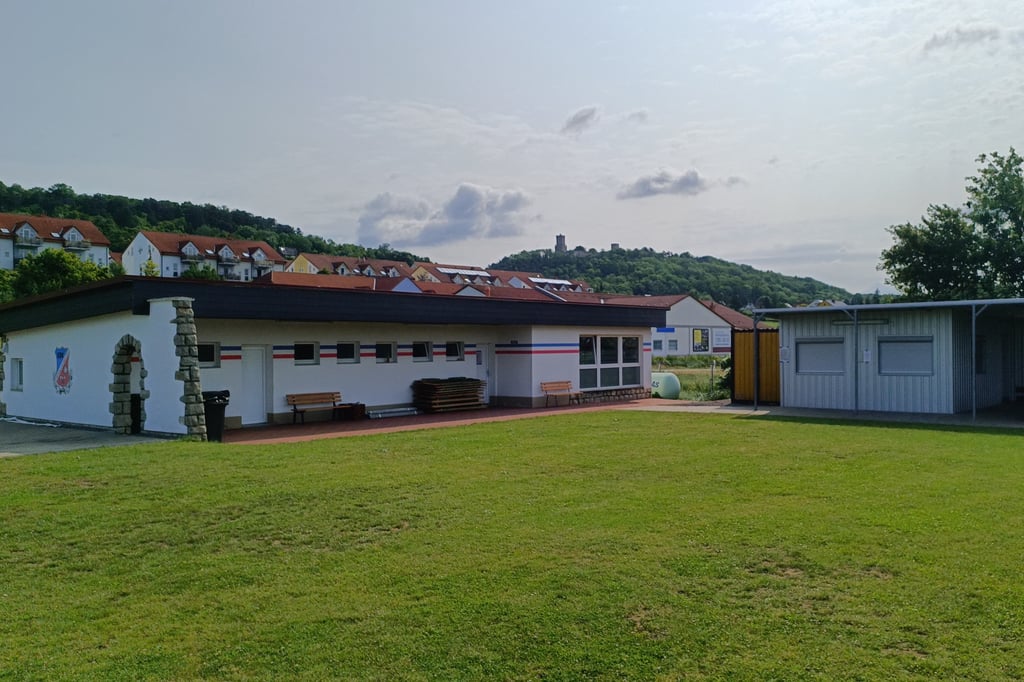 Sie ist ein wahres Schmuckstück geworden: die Olaf-Wille-Sportstätte in Eckartsberga. Hier startet Kreisoberligist ESV Herrengosserstedt vorzeitig in die neue Saison.
