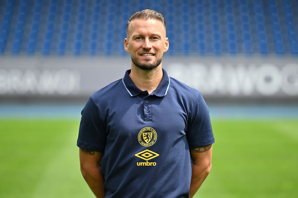 Co-Trainer Marc Pfitzner bleibt bei Eintracht Braunschweig.