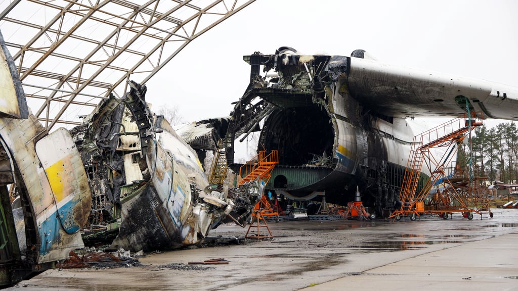 Die Antonov AN-225 "Mrija" wurde beim Angriff Russlands auf die Ukraine fast komplett zerstört.