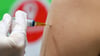 Doppelter Schutz: Es gibt Kombi-Impfstoffe, die vor Hepatitis A und B schützen.